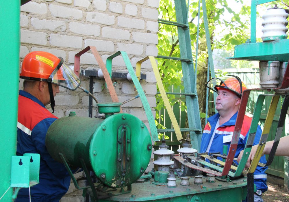 В зоне высокого напряжения
