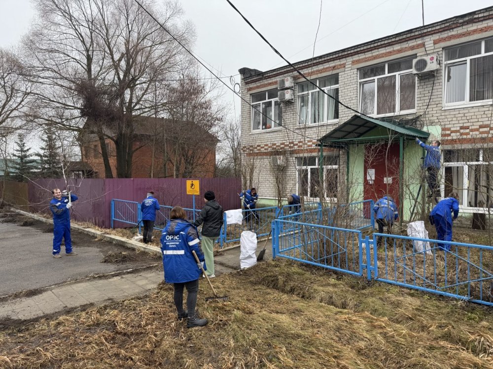 Энергетики вышли на субботник
